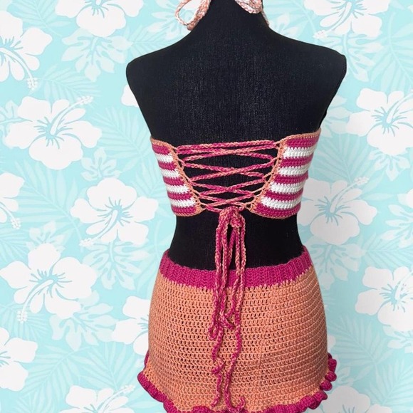 pink and white crocheted tropical/Hawaiian mini skirt and bikini top set - Picture 6 of 8